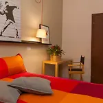 The Yellow House בית נופש