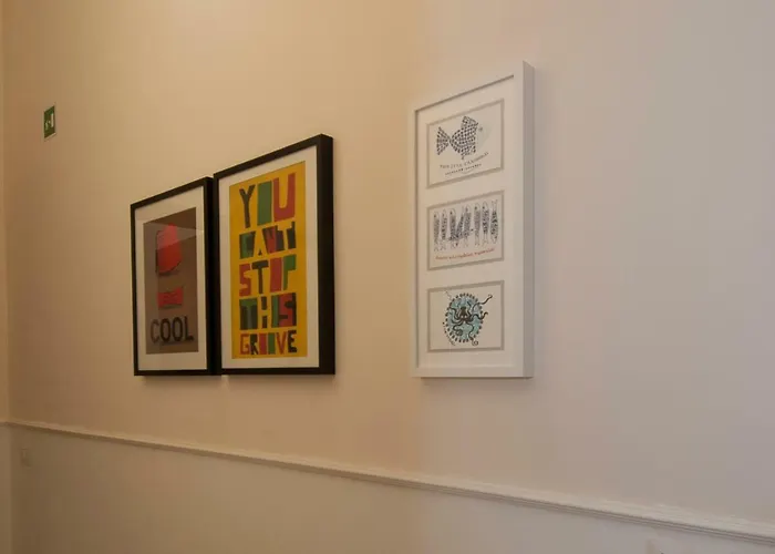 The Yellow House Rom